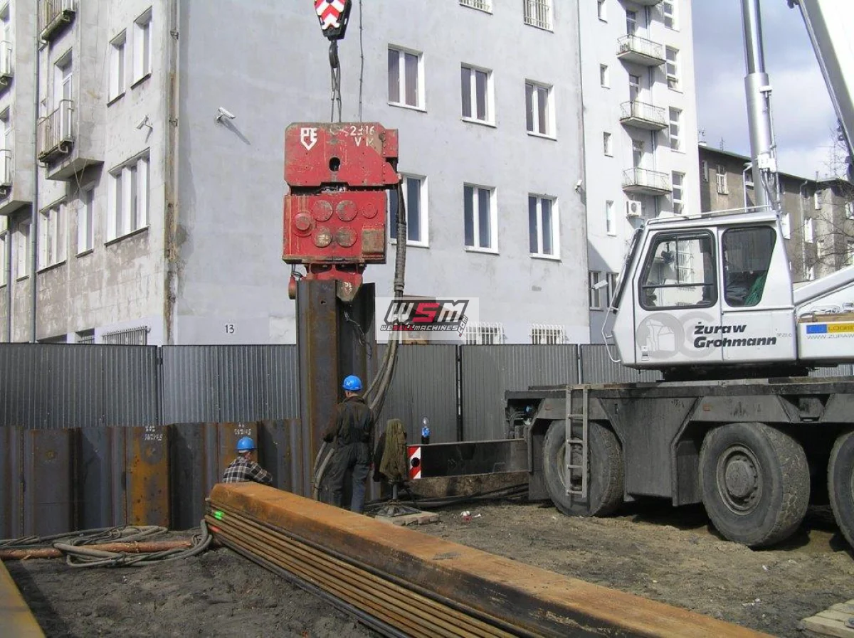 Używany wibromłot PVE 2316 VM do pracy na dźwigu