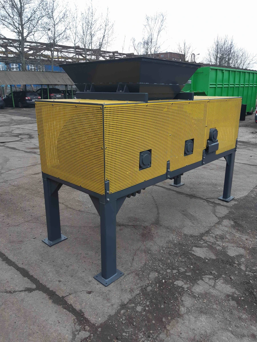 Device for briquetting coal dust