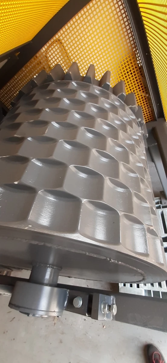 Device for briquetting coal dust