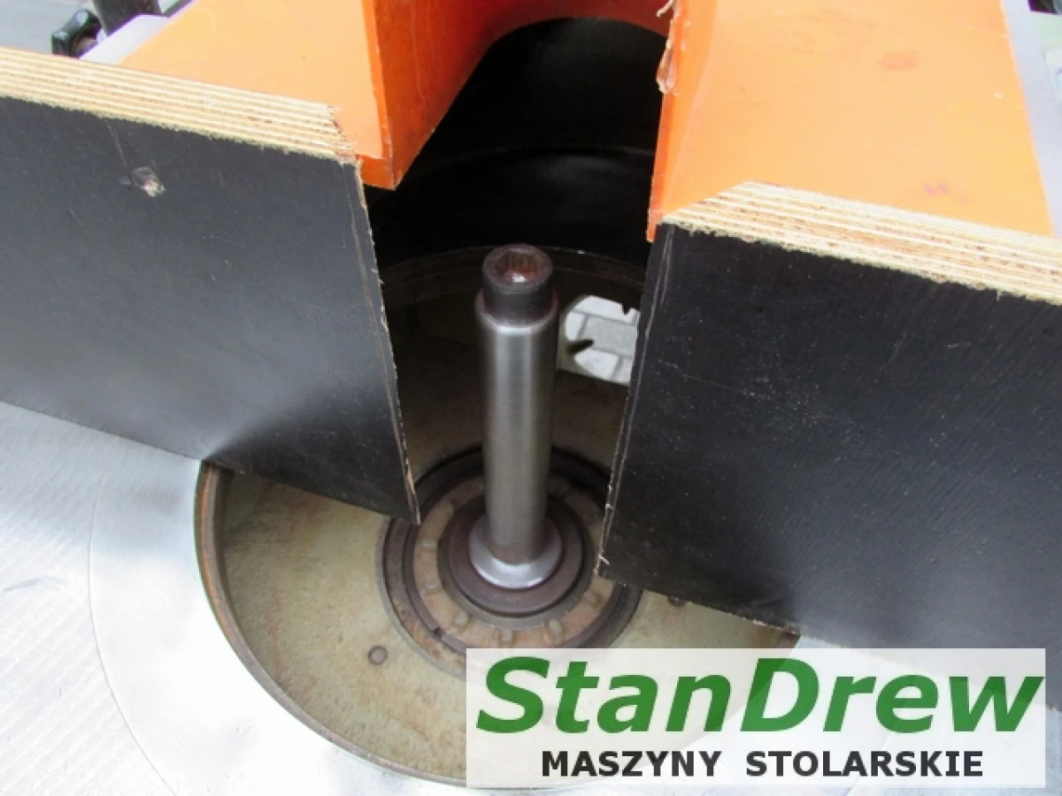 SCM T130 spindle moulder with long table top