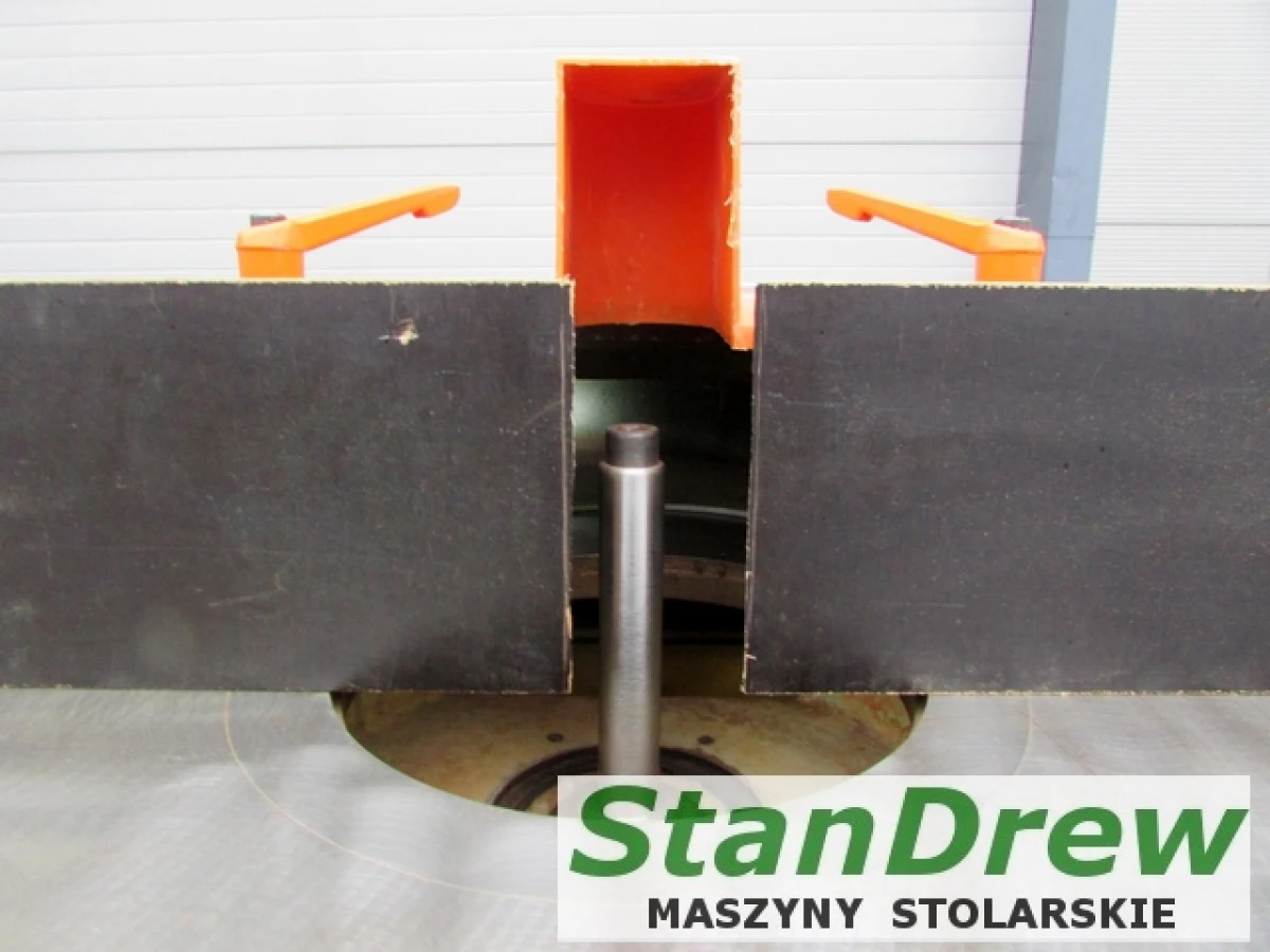 SCM T130 spindle moulder with long table top