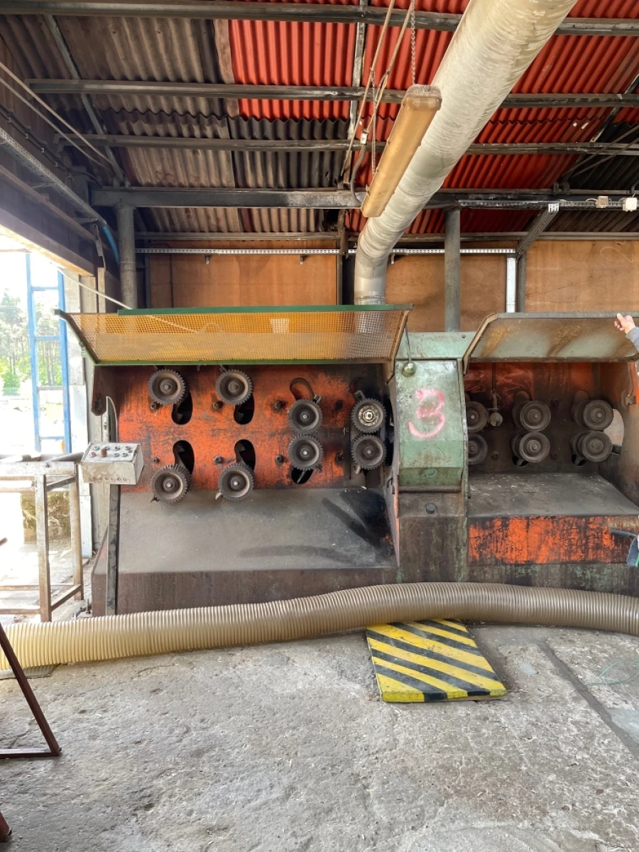 Used Oswald RM 203 Rounding Machine - Precision and Efficiency in Round Wood Processing