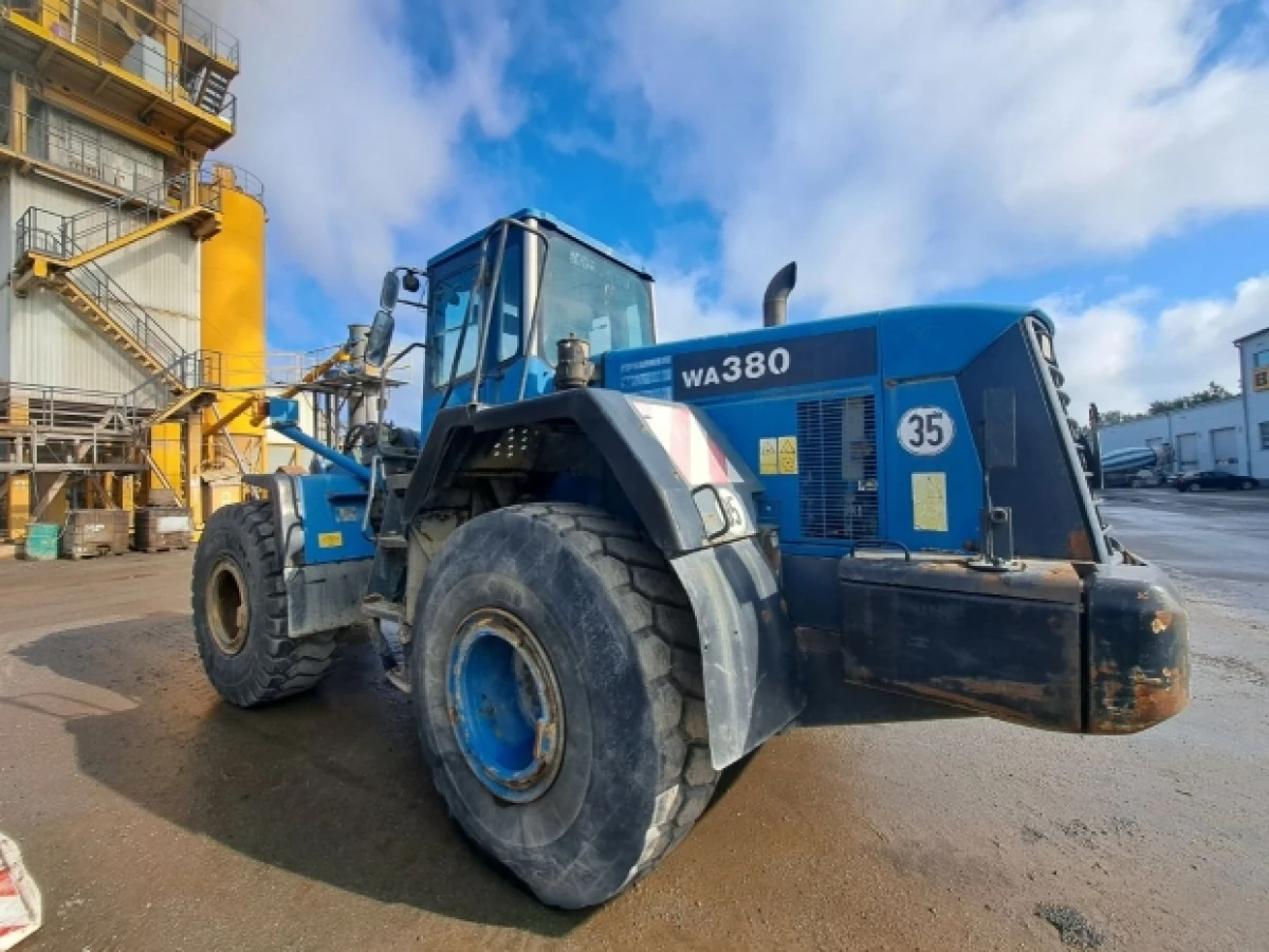 KOMATSU WA380 – 5H Wheel Loader