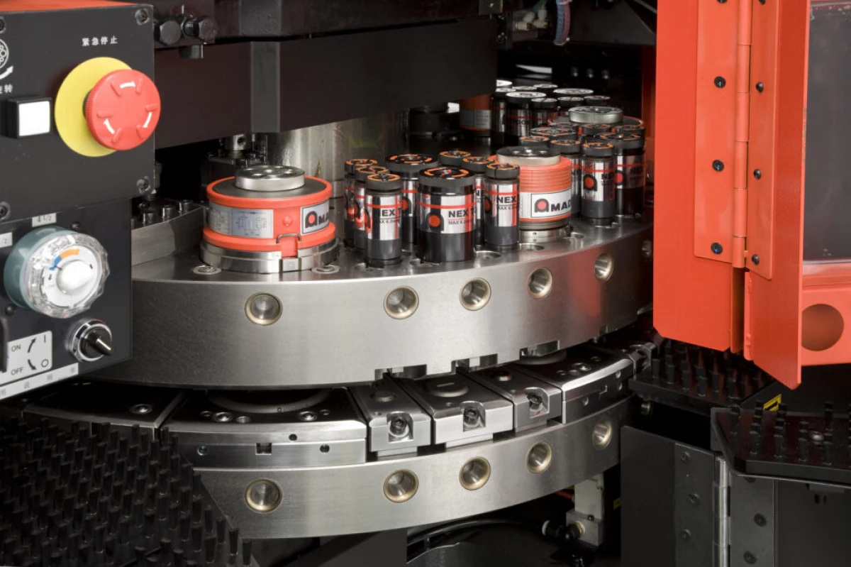 AMADA AE-2510 NT Turret Punch Press (Year of Manufacture 2017)