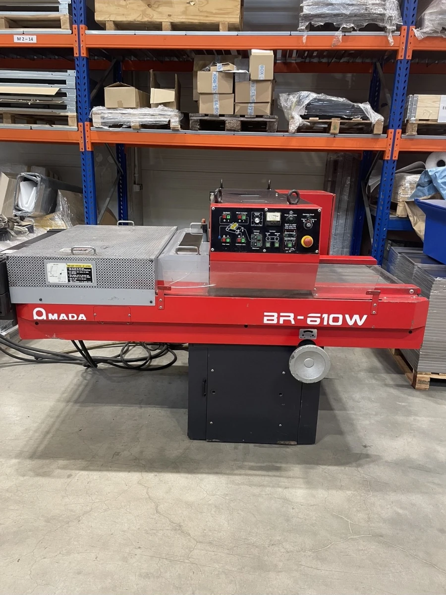 AMADA BR-610W Deburring / Wide-Belt Grinding Machine (Year of Manufacture 1998)