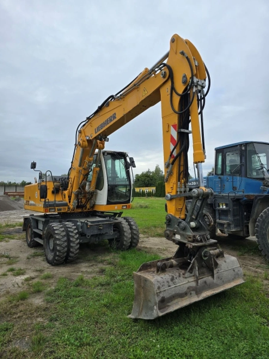 Wheel Excavator LIEBHERR A 900 C Litronic – POWER AND PRECISION (2011)