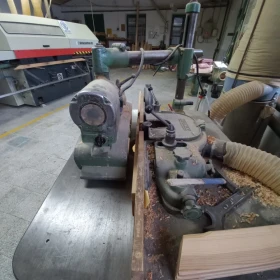 BAUERLE SFM spindle moulder with feed