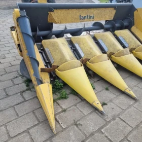Corn header FANTINI L04 5-row corn chopper, produced in 2013.