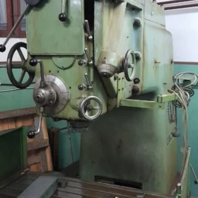 Vertical milling machine of German production LINDNER with a table size of 1000x600 mm