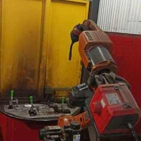 KUKA Robotic Welding Station with Fronius TPS 320i (2018) - Ready for Work!