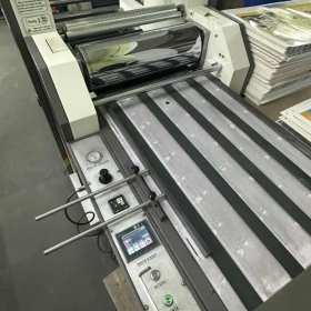 Loretta CTL-SS-550 半自动覆膜机