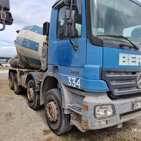 Mercedes-Benz 3236 B 8x4/4 Actros Concrete Mixer 2005
