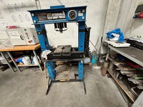 Hydraulic Press for Gluing Orma Macchine LS.30-13 H.F (Damaged - PLC)
