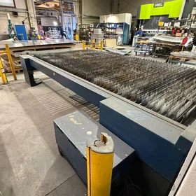 Laserový řezací stroj Trumpf TruLaser 3040 L32 CO2 | 4kW, 4000x2000mm, 2012