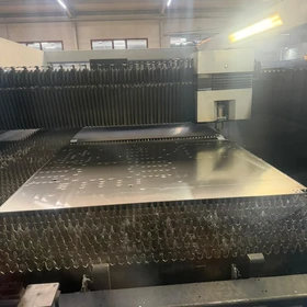 Laserový řezací stroj Trumpf TruLaser 3040 L32 CO2 | 4kW, 4000x2000mm, 2012
