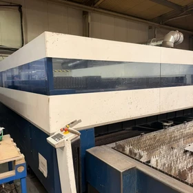 Laserový řezací stroj Trumpf TruLaser 3040 L32 CO2 | 4kW, 4000x2000mm, 2012