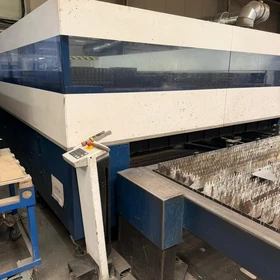 Laserový řezací stroj Trumpf TruLaser 3040 L32 CO2 | 4kW, 4000x2000mm, 2012