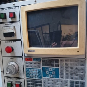 Použitý vertikální obráběcí stroj Mikron VCE 1250 2000 – Łódź