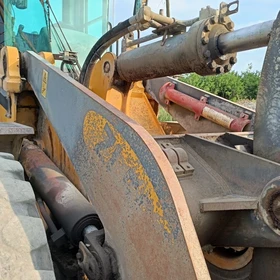 Použitý kolový nakladač XCMG ZL50G 2006 – Zamość