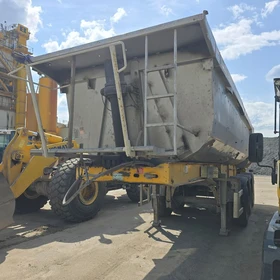 Schwarzmüller HKS 3/E-S2 Sklápěcí návěs 2006 – VIN VAVSAK3386H229782 – Polsko
