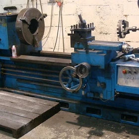 Used POTISJE PA Heavy-Duty Engine Lathe 2000 mm Between Centers – Świdwin