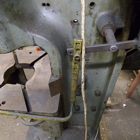 Presă excentrică Eisenwerk Hensel EBU 15 15 t 140 curse/min – Racibórz