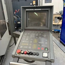 MAQUINA FRESADORA CNC UNIVERSAL DE 5 EJES USADA MAHO MH 1000 E – Nº de serie. 12052 – Opole