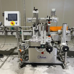 Robak Bottling Line for Edible Oil 2018 - Filler ANM-08, Capper ZR-02, Labeller LEB-2000-2 - Poland