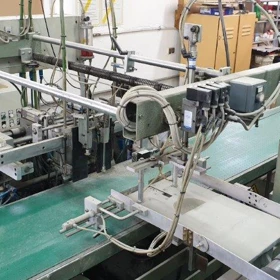 Použitá potahovací linka na tuhé krabice Crathern & Smith HNS 1998 + Perondi IA-5060 + Quad Stayer RS-2 – Polsko