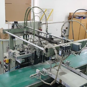Použitá potahovací linka na tuhé krabice Crathern & Smith HNS 1998 + Perondi IA-5060 + Quad Stayer RS-2 – Polsko